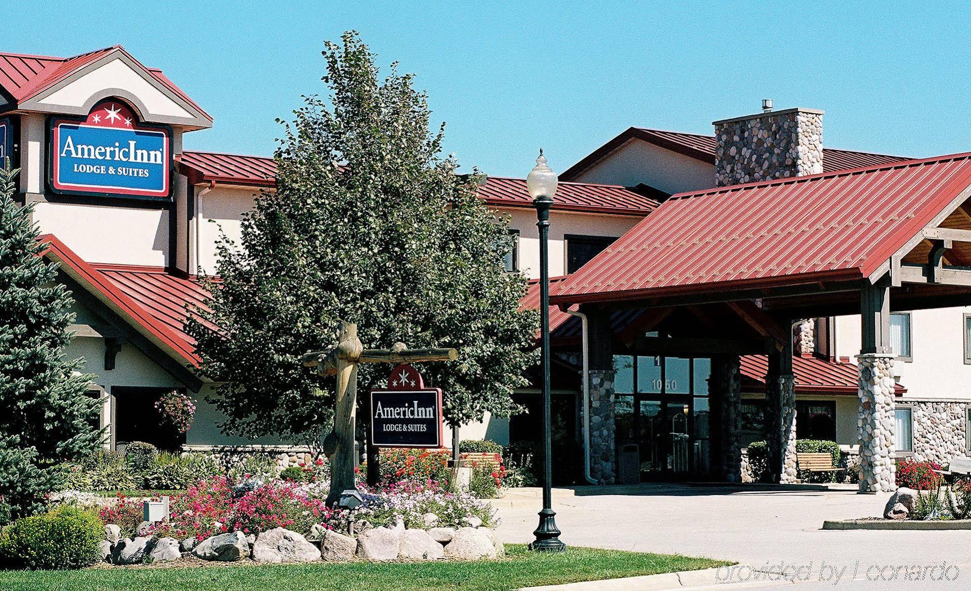 Americinn By Wyndham Oswego Exterior photo