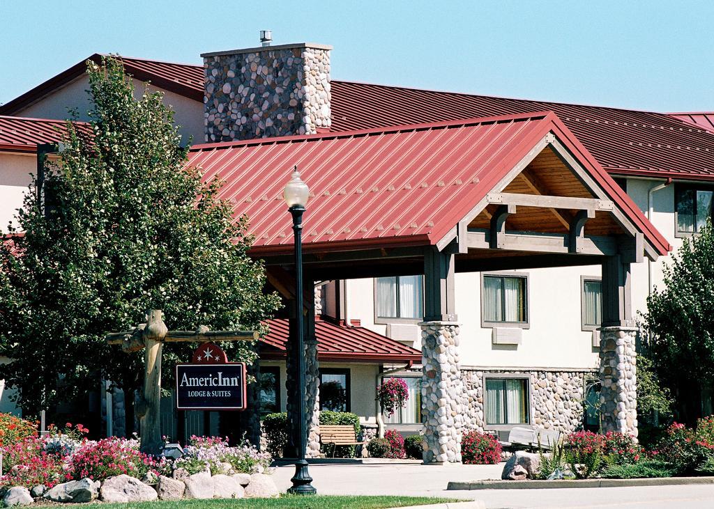 Americinn By Wyndham Oswego Exterior photo