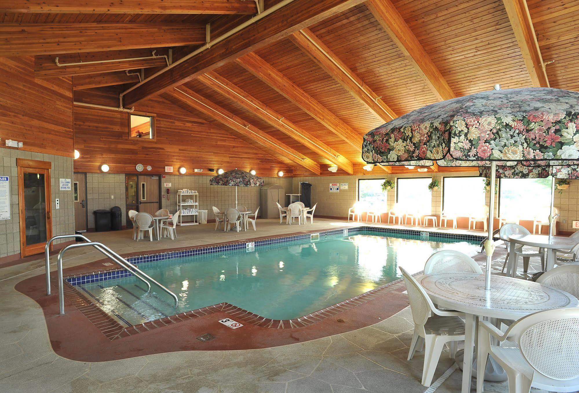 Americinn By Wyndham Oswego Exterior photo