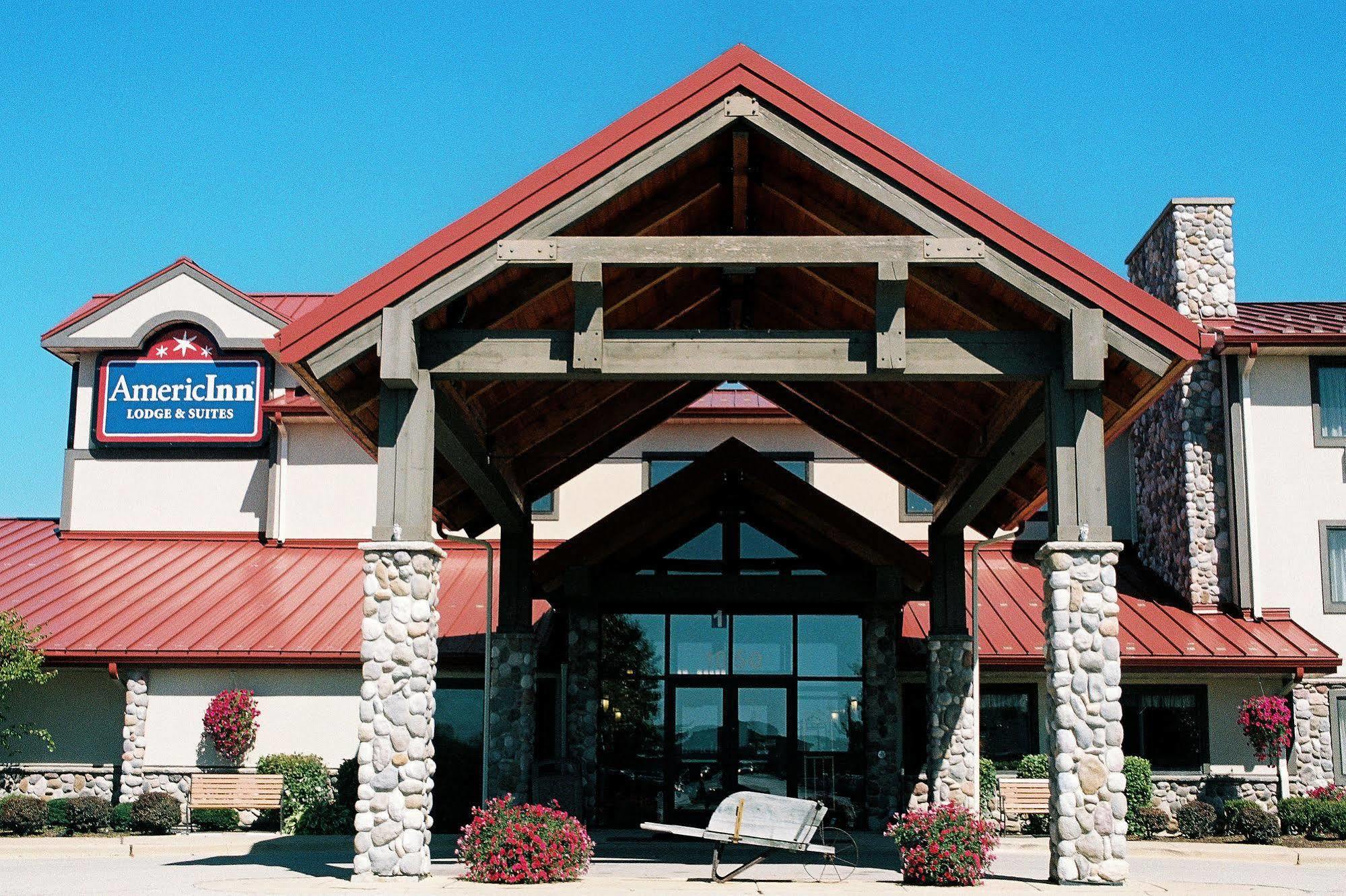 Americinn By Wyndham Oswego Exterior photo
